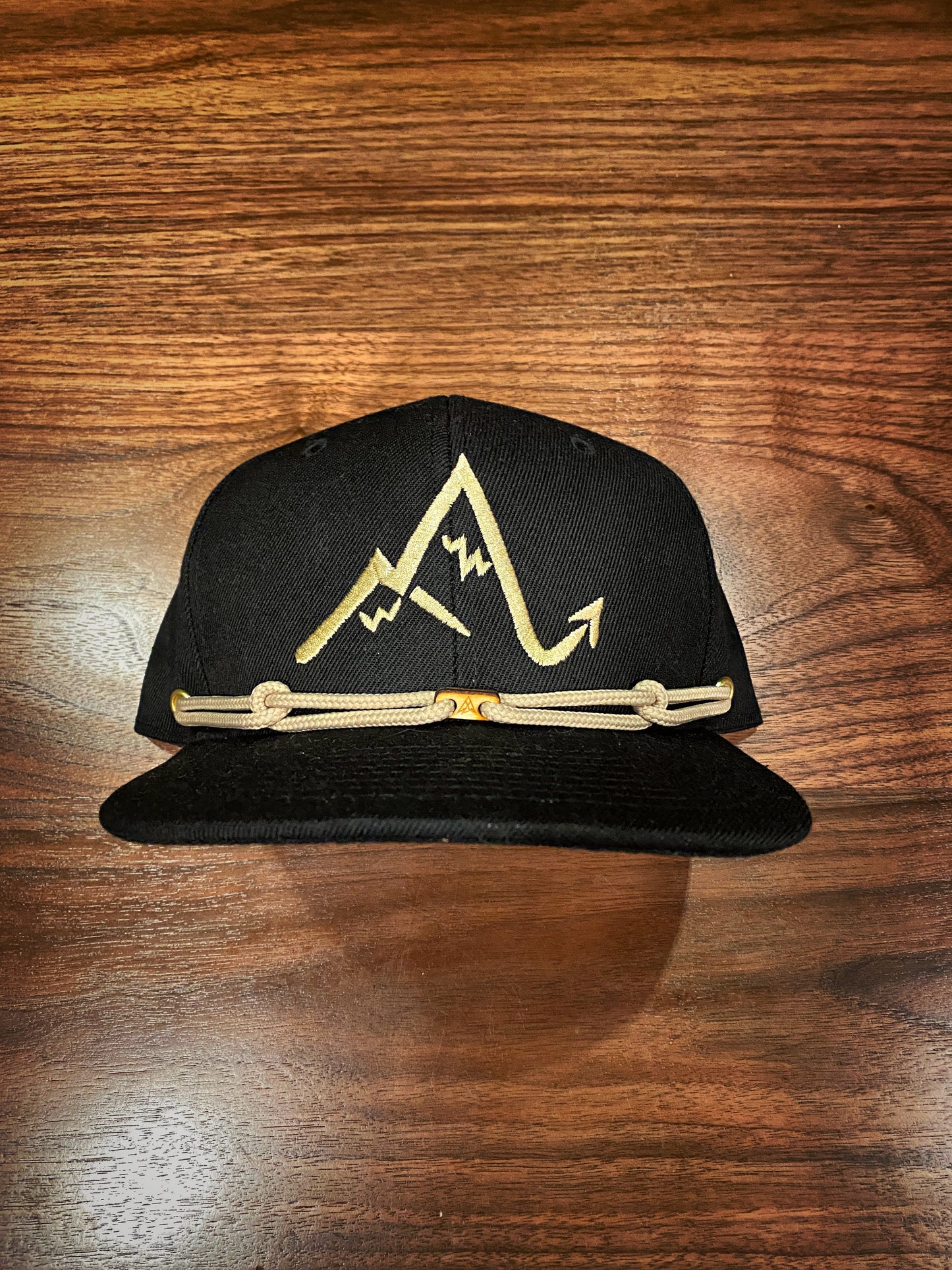 MTNS x Findlay blk & gld snapback